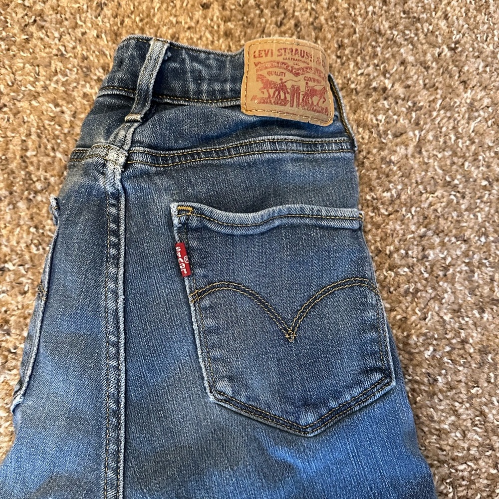 Levi’s 721 High Rise Skinny Jeans - Size 24